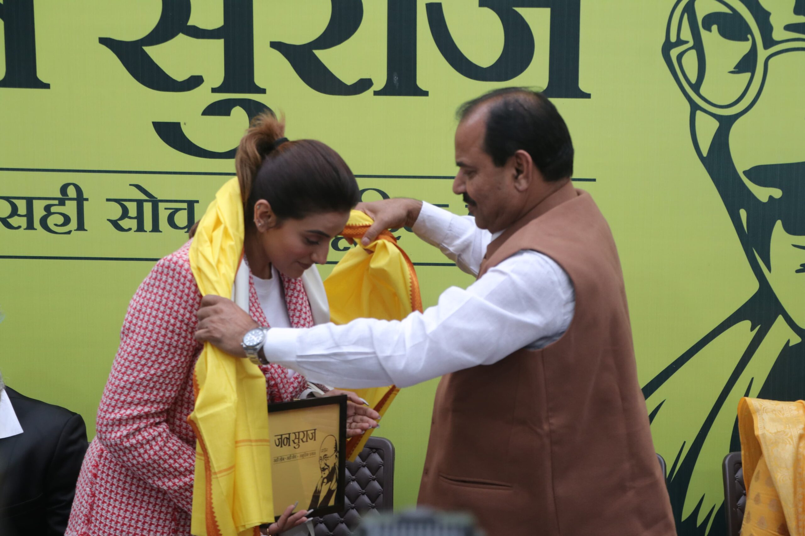 Akshara Singh Joins Jan Suraj Campaign