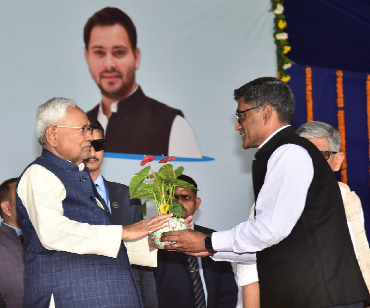 Bihar Chief Minister Nitish Kumar Advocates Special State Status