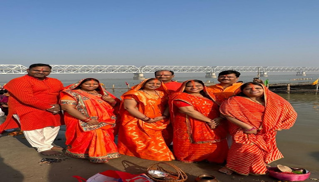 Families Reunite As People Return From Other States For Chhath Celebrations