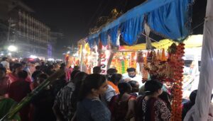 Festive Spirit Envelops Patna as Dhanteras Spurs Shopping Frenzy