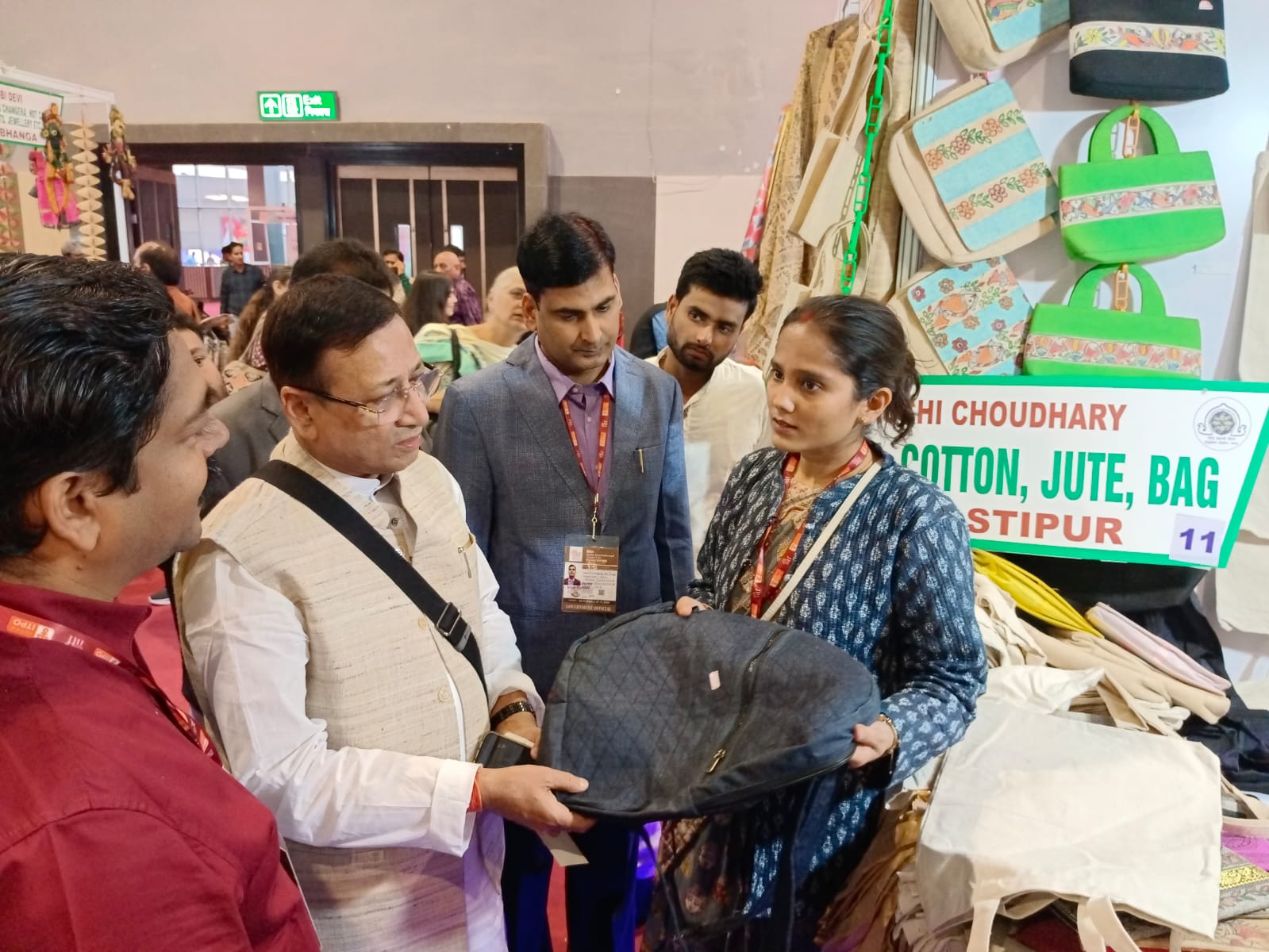 Bihar Pavilion Shines at 42nd Indian International Trade Fair, Minister Encourages Entrepreneurs
