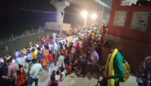 Devotees Conclude Chhath Festival with Morning Arghya