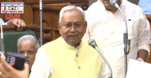 Nitish Kumar apologies for his vulgar remark