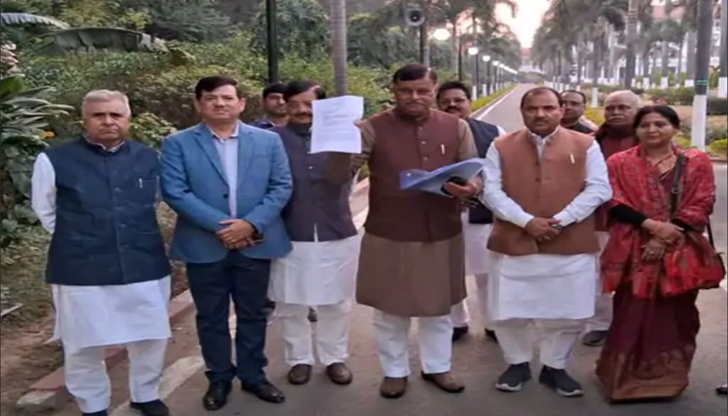 MLCs Unite in Protest, Urge Removal of ACS KK Pathak in Raj Bhawan March
