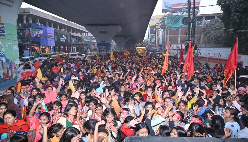 Sai Temple Procession Draws Devotees as Chariot Mirrors Shirdi's Sai Baba