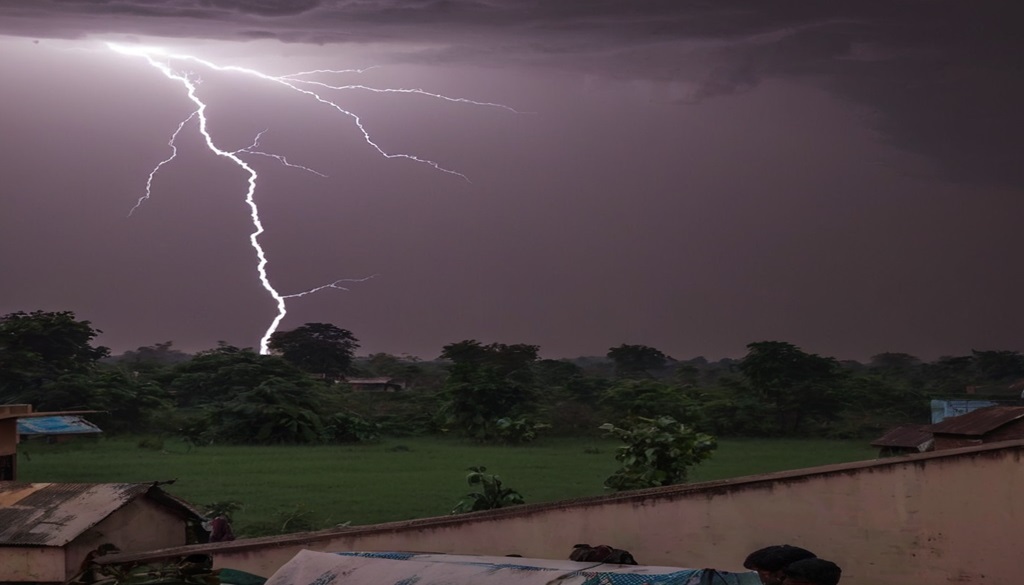 Alarming Surge in Lightning Strikes Claims 76 Lives in Bihar in 17 Days