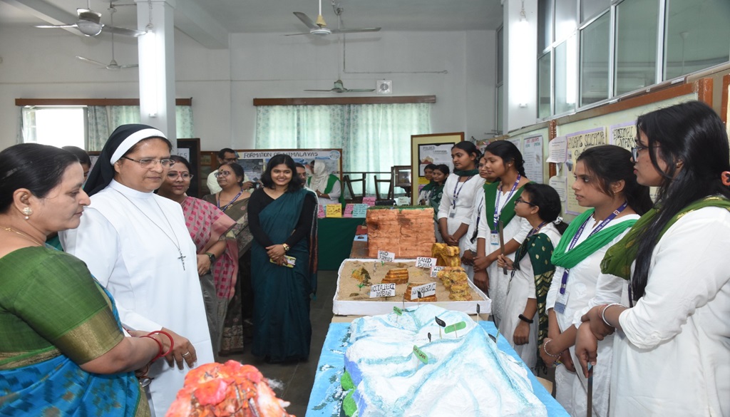 Patna Women's College Hosts 'Our Astounding Earth' Exhibition: A Showcase of Student Talent and Geographical Insights