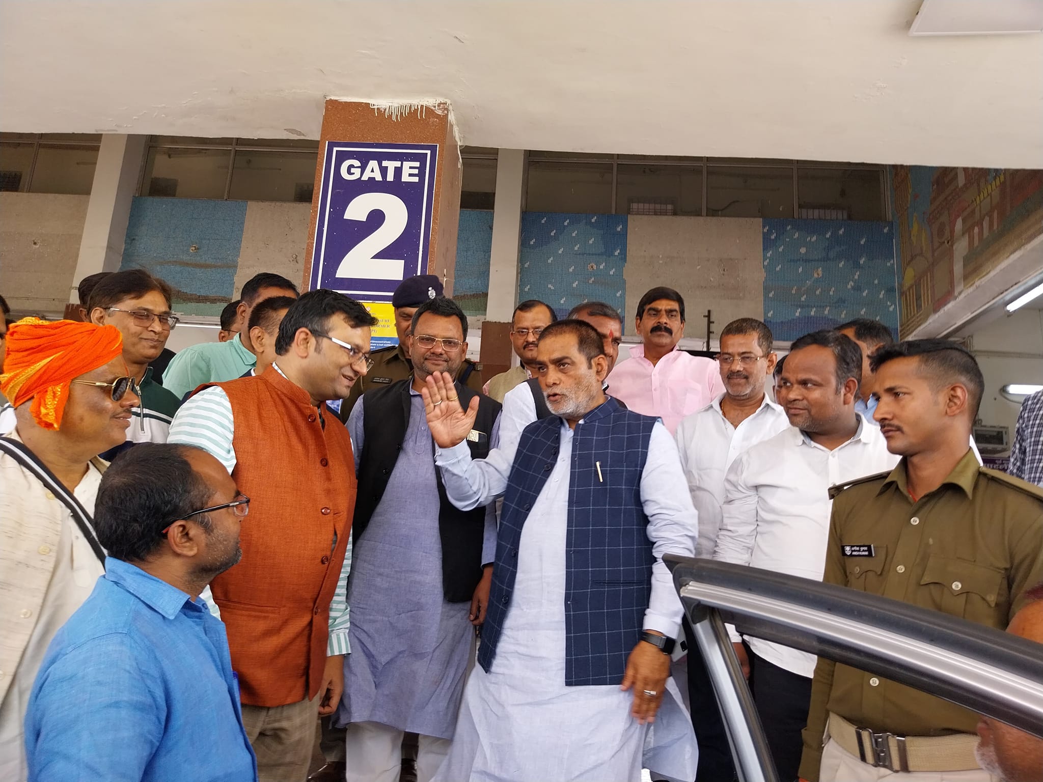 Ramkripal Yadav Inaugurates AC Waiting Hall for Public Convenience at Patliputra Station