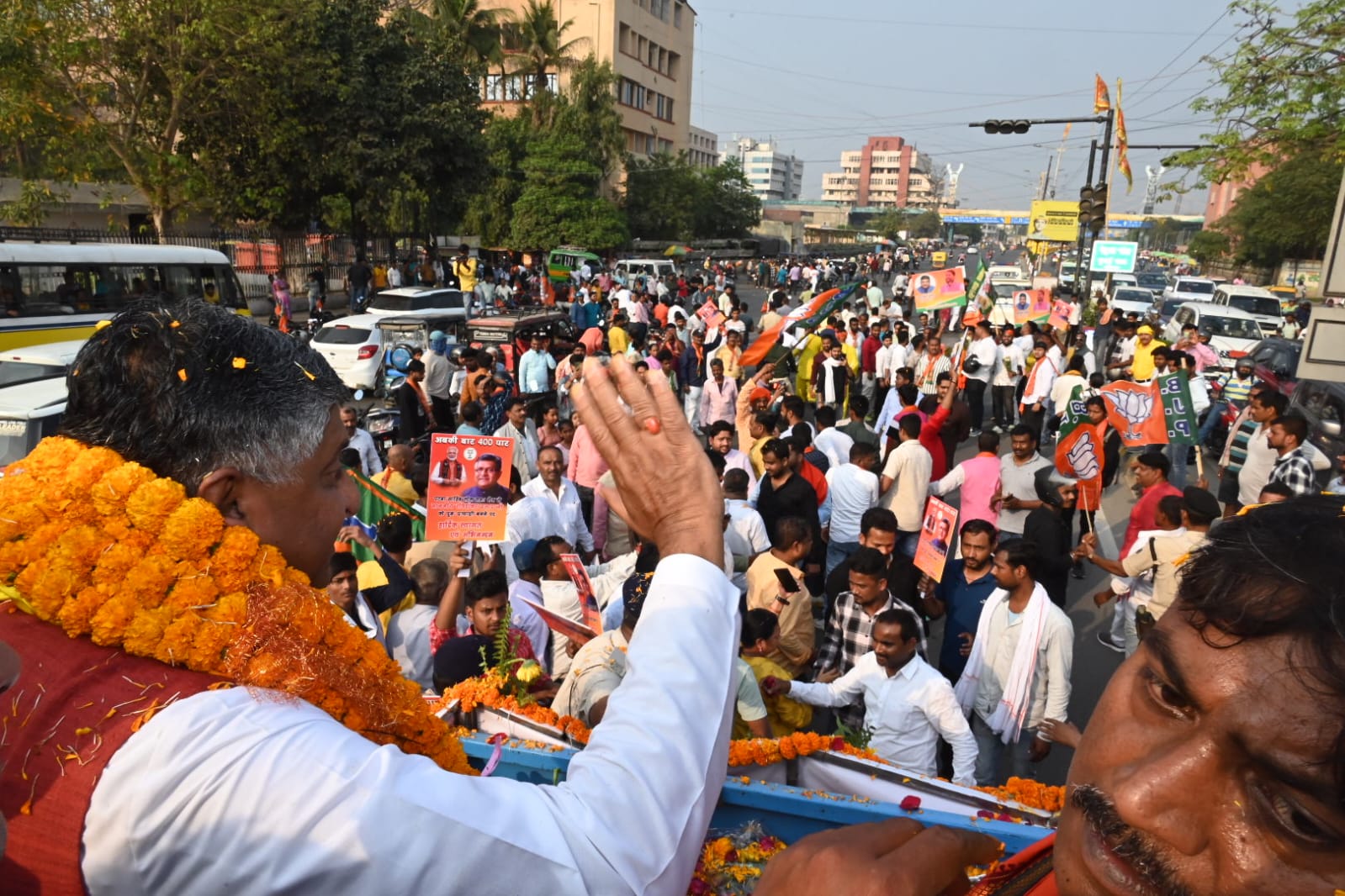 Ravi Shankar Prasad Receives Warm Welcome in Patna Ahead of Lok Sabha Candidacy
