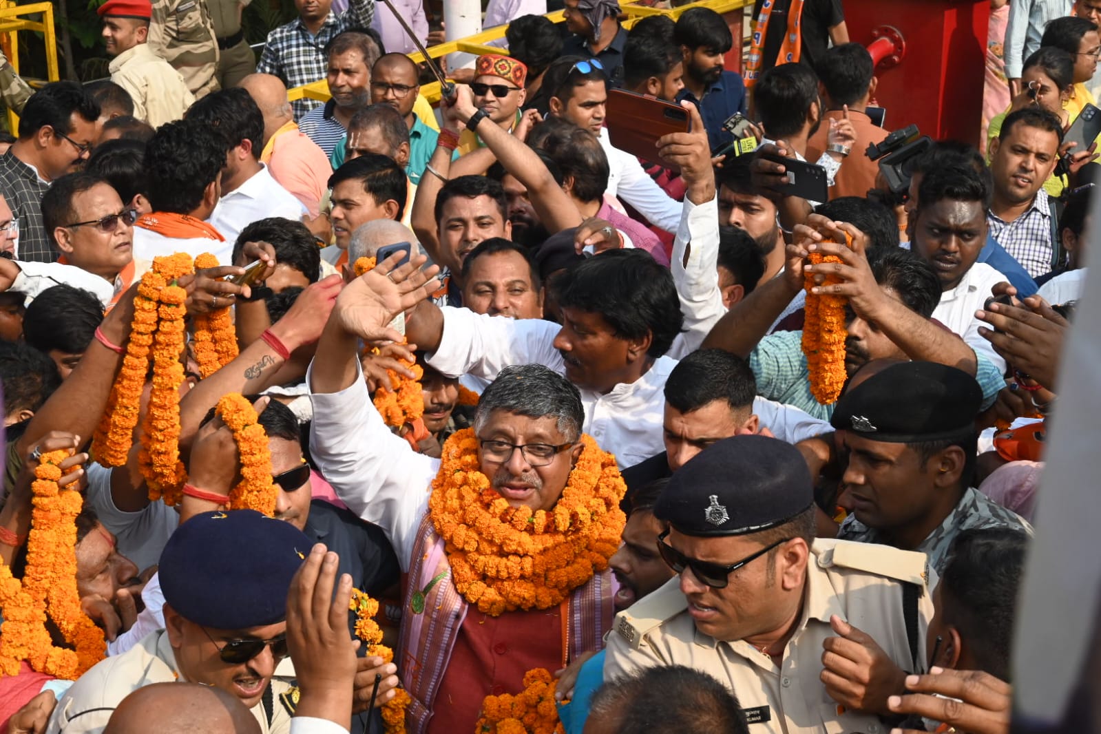 Ravi Shankar Prasad Receives Warm Welcome in Patna Ahead of Lok Sabha Candidacy
