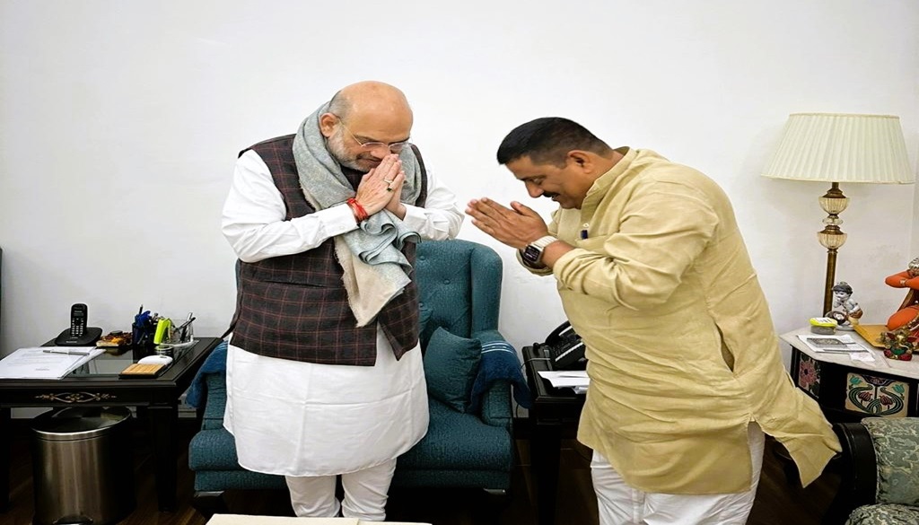 Bihar CM Nitish Kumar's Aide Sanjay Jha Meets Union Home Minister Amit Shah Ahead of UK Tour