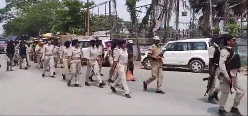 Chhapra: Tensions escalated in Chhapra on Tuesday after a violent confrontation between supporters of the Rashtriya Janata Dal (RJD) and the Bharatiya Janata Party (BJP), resulting in the death of a young man and leaving two others seriously injured. The deceased has been identified as Chandan Rai, while the injured, Guddu Rai and Manoj Rai, are currently receiving treatment at Patna Medical College and Hospital (PMCH). One of the injured is reported to be in a coma. The altercation has heightened tensions in the area, leading to public unrest as locals demand the arrest of those responsible. Superintendent of Police Gaurav Mangala has taken control of the situation, with the entire area now resembling a police camp. To mitigate further unrest, the district administration has suspended internet services in Chhapra for two days. Chapra Nagar Police Station Officer Ashwini Tiwari has been removed from duty following the incident. A formal complaint regarding the shooting and murder has been lodged at the local police station. In response to the violence, a significant security presence, including personnel from the Central Industrial Security Force (CISF), Central Reserve Police Force (CRPF), Rapid Action Force (RAF), and local police, has been deployed to maintain order. Authorities report that the situation is currently stable. RJD leader Tejashwi Prasad Yadav condemned the violence, stating, "There should be no place for violence in elections. Some individuals resort to such actions out of fear of defeat, but the administration is doing its job." His sister, Rohini Acharya, accused BJP supporters of inciting the violence, claiming, "The people of BJP are scared. Democracy is being murdered... FIR should be lodged against BJP goons." The incident occurred near Telpa Bhikhari Chowk in the Mufassil police station area. SP Gaurav Mangala explained that the clash stemmed from altercations between BJP and RJD supporters during the voting process the previous day. Further violence erupted today as a continuation of those conflicts. Saran District Magistrate Aman Sameer confirmed the fatality and reported that several rounds were fired during the incident. Tensions had already been high during the elections, particularly when Rohini Acharya visited polling booths 318-319, leading to stone-pelting between the two groups. The situation remains under close observation by local authorities as efforts continue to restore peace and order in the area.