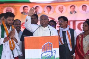 Mallikarjun Kharge: People Will Respond to Unemployment and Poverty, PM Modi's Government Unlikely to Form