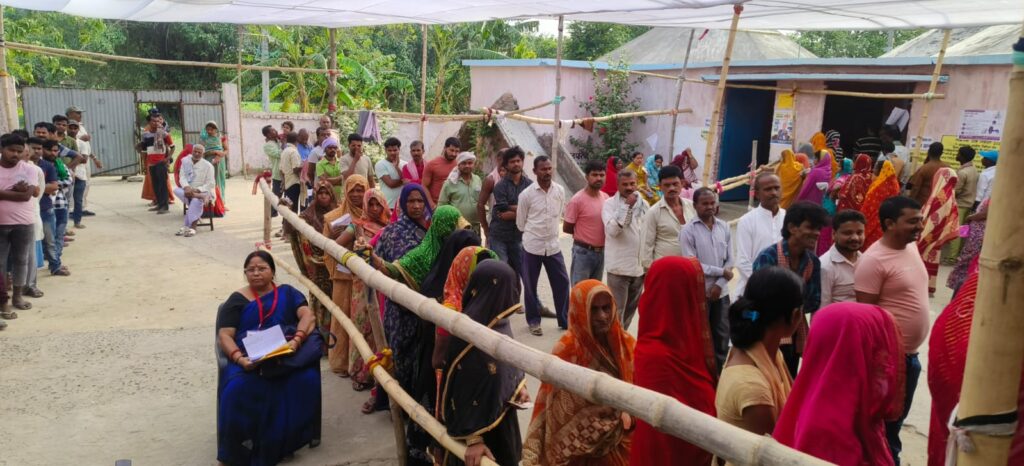 Third Phase Voting Concludes in Bihar: 60% Turnout by 6 pm, Araria Records Highest, Jhanjharpur Lowest