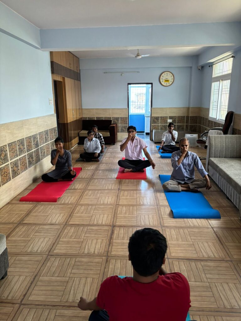 Yoga Sessions Commence at Mahavir Senior Citizen Hospital: Enhancing Wellness for Patna's Elderly