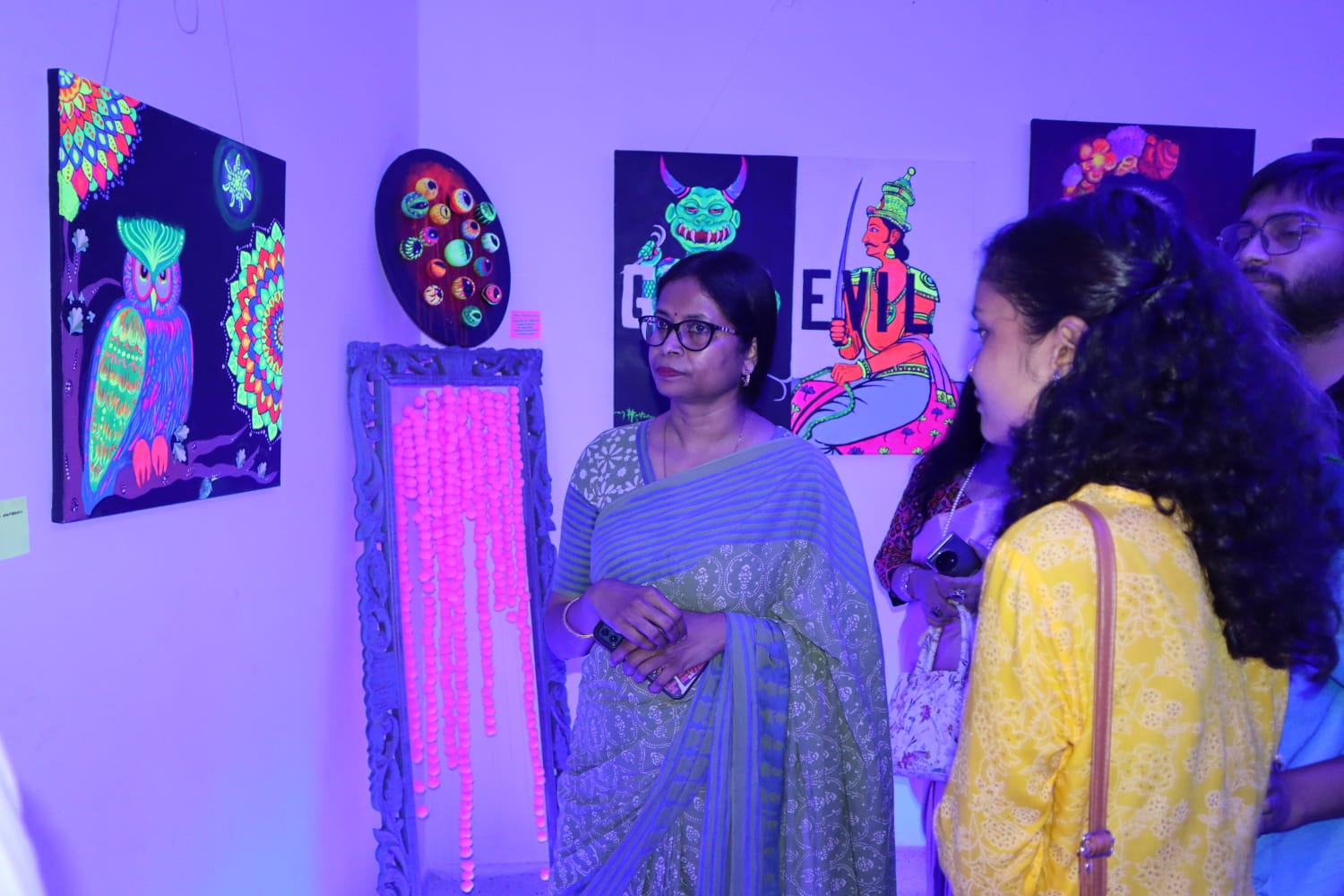 India's First Neon Art Exhibition "Neophoria" Inaugurated in Patna