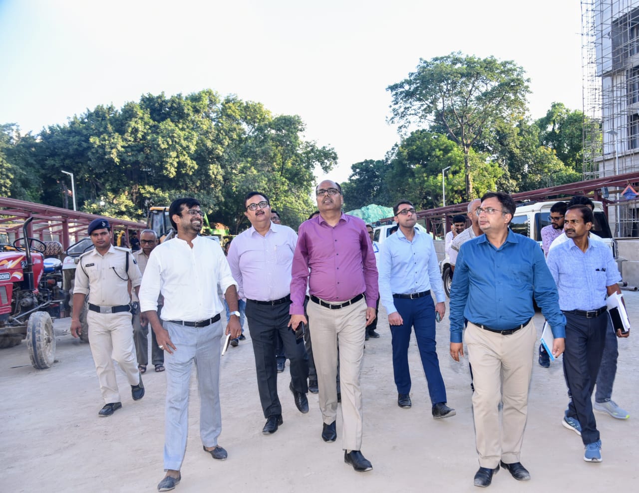 DM Inspects Progress of New Patna Collectorate Building, Emphasizes Timely Completion