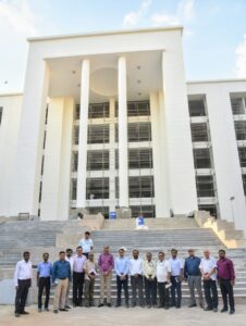 DM Inspects Progress of New Patna Collectorate Building, Emphasizes Timely Completion