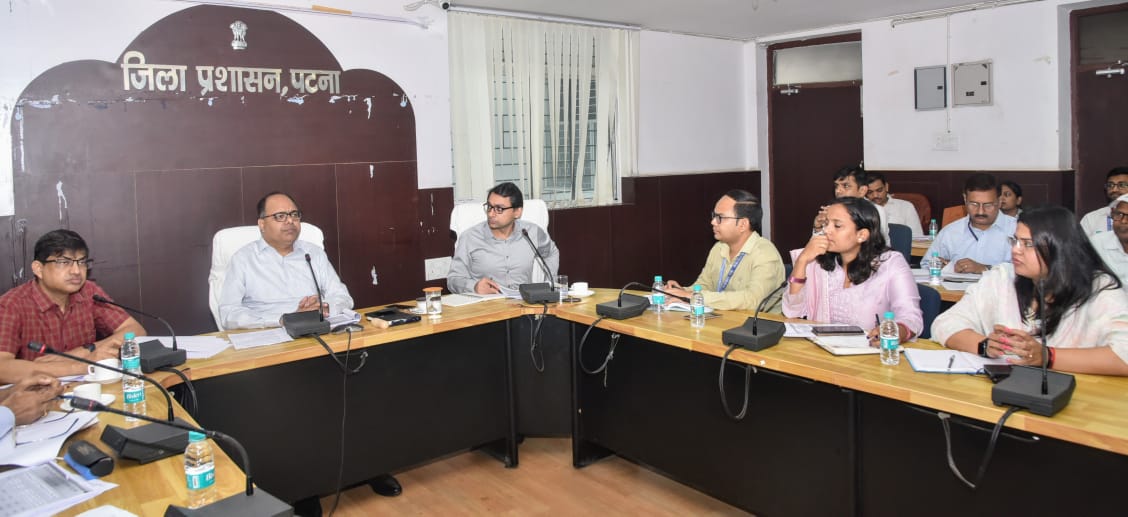 DM Holds District-Level Review Meeting on Education in Patna