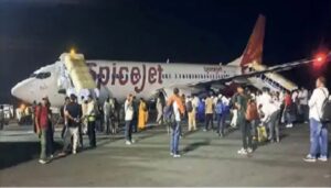 SpiceJet Engine and AC Malfunction Delays Flight, Passengers Create Ruckus