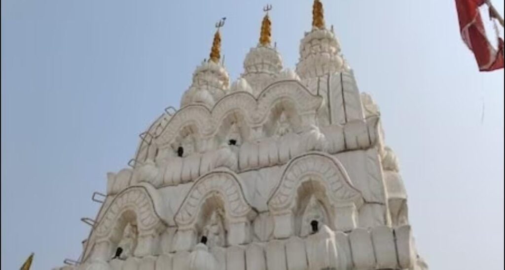 18-Armed Maa Durga Idol in Nalanda Temple Continues to Draw Devotees with Unwavering Faith