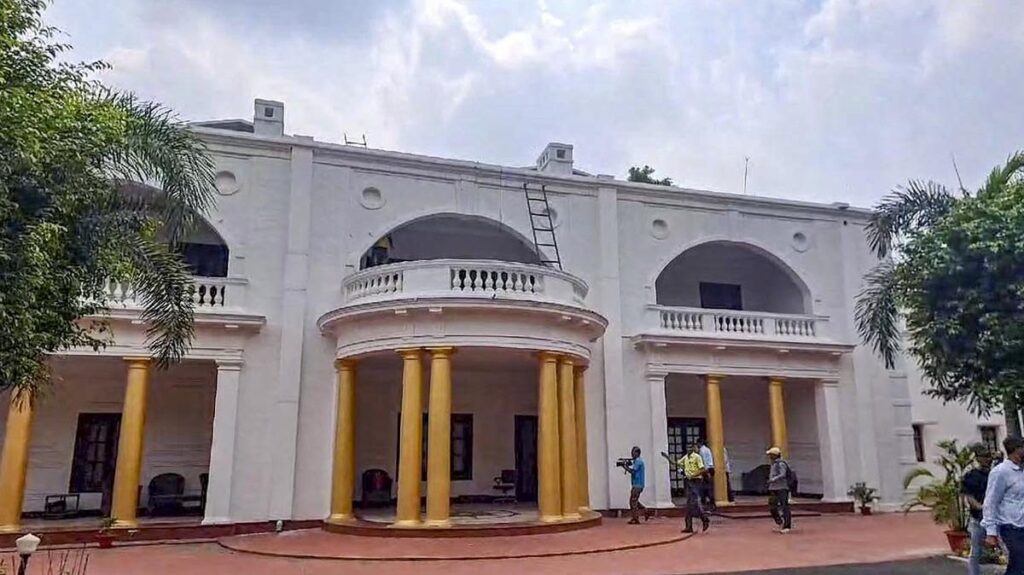 Bihar Deputy CM Changes Residence, Avoids Path Taken by Tejashwi Yadav Patna: Bihar's Deputy Chief Minister Samrat Choudhary has made a notable alteration at his new residence at 5 Deshratna Marg, just two days after moving in on Vijayadashami. The gate previously used by former Deputy CM Tejashwi Yadav has been permanently closed, with a boundary being constructed around it. This decision comes amid ongoing discussions about the "Vastu Dosh" associated with the bungalow, as none of the former Deputy CMs who stayed here managed to complete their tenure. Questions have arisen about whether this is a coincidence or if the bungalow truly has a Vastu-related defect. The residence has seen several Deputy CMs over the past decade—Tejashwi Yadav twice, Sushil Kumar Modi, and Tarkishore Prasad—none of whom completed their full terms in office. Despite this, Tejashwi has maintained a particular fondness for the bungalow, where he had lavish renovations done, including imported granite and chandeliers. Responding to the Vastu Dosh claims, RJD spokesperson Ejaz Ahmed criticized the decision to close the gate, accusing the Deputy CM of promoting confusion and superstition. He suggested that the move reflected a lack of self-confidence in both the Deputy CM and his political stance. Samrat Choudhary dismissed the notion of a curse on the residence, stating that people, not the bungalow, are the issue. He indirectly referred to Tejashwi Yadav, with whom the bungalow has become closely associated. Choudhary emphasized that the bungalow is not a problem for him, further mentioning that his focus is not on securing the Deputy CM position again in the future. Over the past decade, the residence has become infamous for its history of incomplete tenures. Despite Tejashwi’s best efforts to make the residence luxurious, including his first stay in 2015, he has yet to complete a full term there. This association with unfinished tenures has fueled the perception of the bungalow being unlucky for its residents. Sushil Kumar Modi, who moved into the bungalow in 2017 after Tejashwi, famously criticized the extravagant spending on its renovation. Modi remarked that even the Prime Minister’s residence pales in comparison to the lavish interior of 5 Deshratna Marg. He later vacated the bungalow without completing his term, reinforcing the ongoing myth surrounding the residence. Tejashwi, however, had been reluctant to leave the bungalow and was eventually forced to vacate it by court order in 2017, following accusations of misuse of government funds for personal luxury. This led to political confrontations, and the residence continues to be a point of contention in Bihar’s political circles.