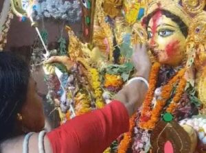 Muzaffarpur: Bengali Community Celebrates Traditional Sindoor Khela on Vijay Dashami