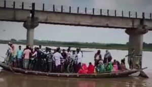 50,000 in Purnia's Amaur Block Rely on Boats as Bridge Remains Incomplete After 13 Years