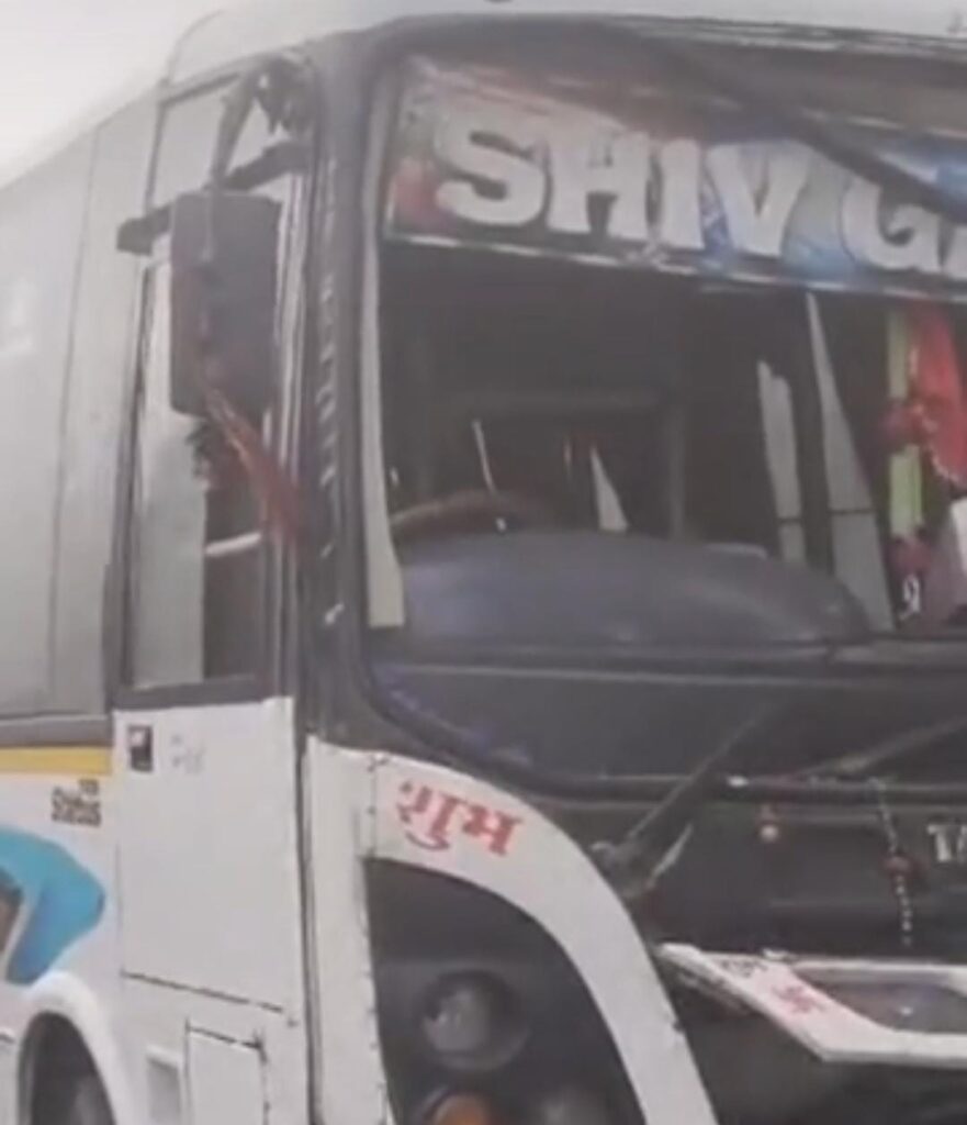 Two Buses Collide Amid Fog in Muzaffarpur, Passengers Sustain Minor Injuries