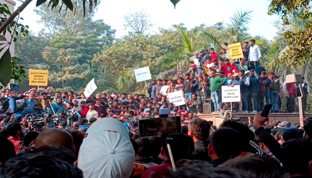 BPSC Protests Continue: Left and Congress MLAs March to Raj Bhavan in Support of Candidates