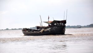 Ban on operation of private boats in Ganga on 31 December and 1 January