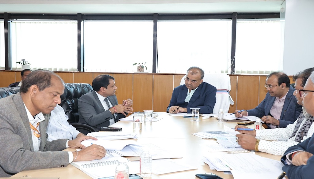 Agriculture Minister reviews Farming Bed Scheme to promote rooftop cultivation in urban areas