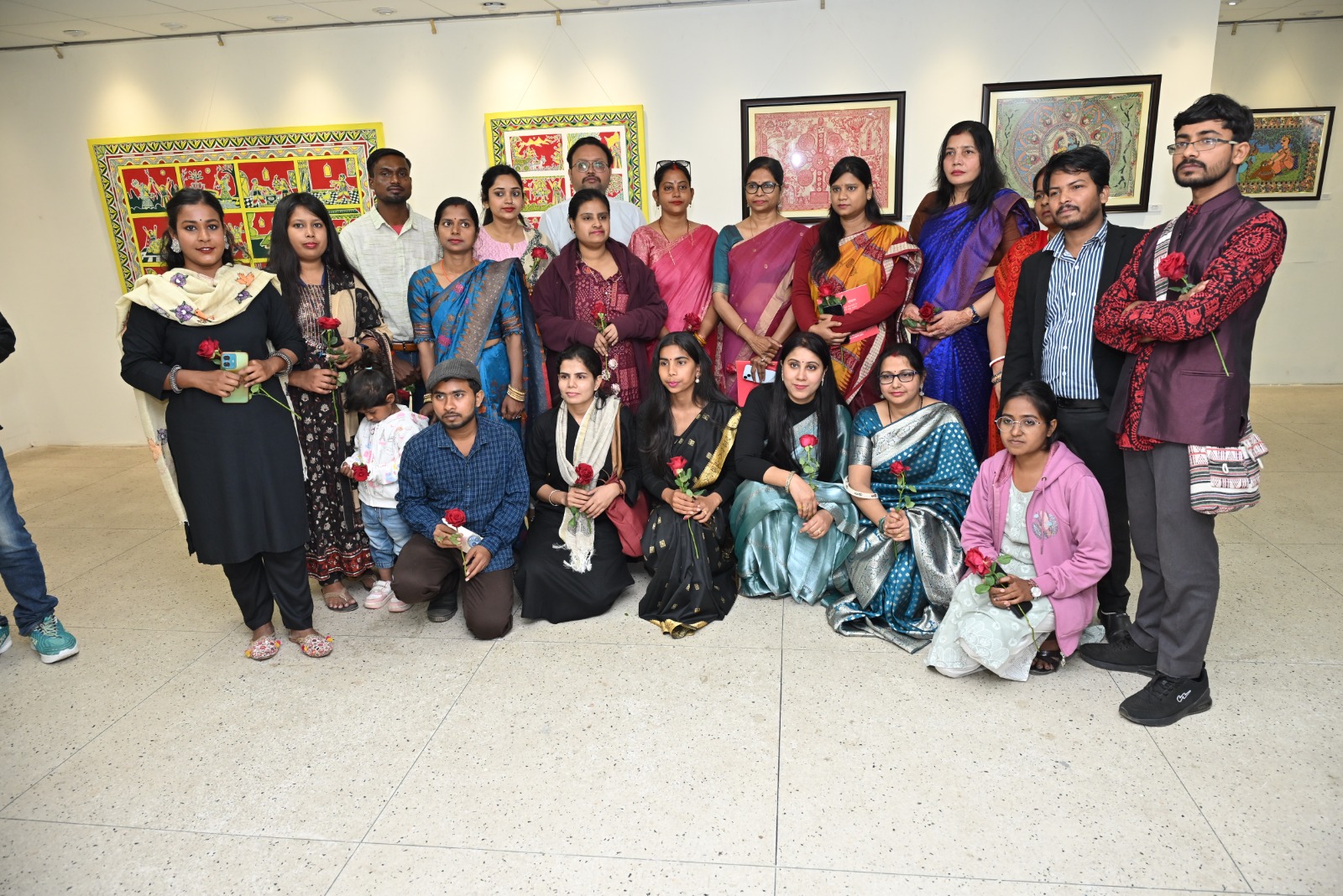 Young Folk Artists Showcase Bihar’s Traditional Art at Patna Exhibition