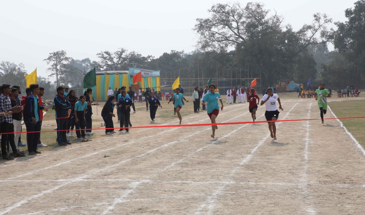 The sporting events kicked off with the boys' 200-metre race.