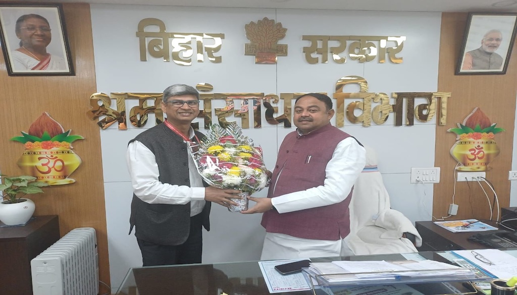 ESIC Regional Director Meets Bihar Labor Resource Minister for Review in Patna