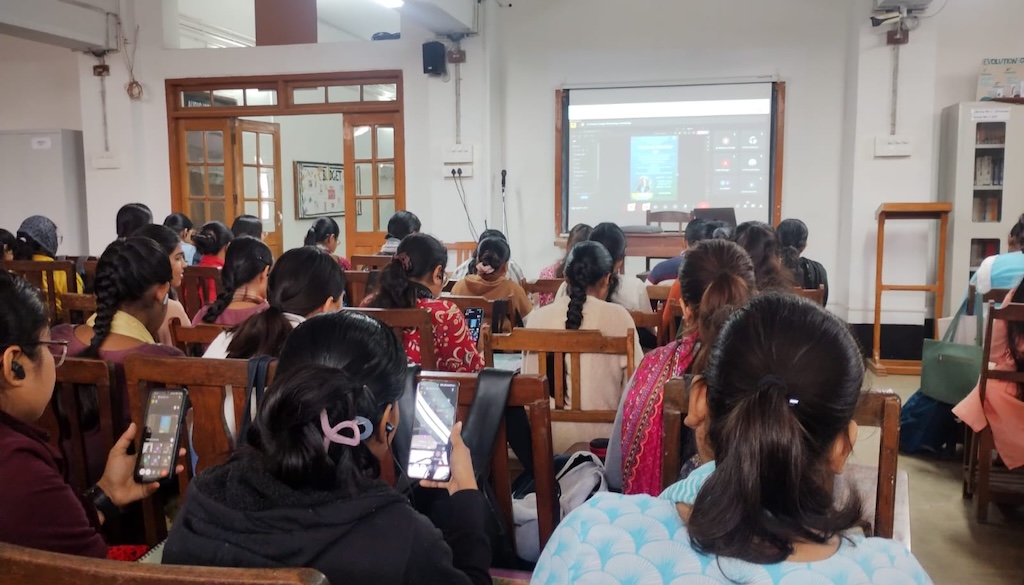 National Seminar at Patna Women’s College Explores the Interplay Between Science and Society