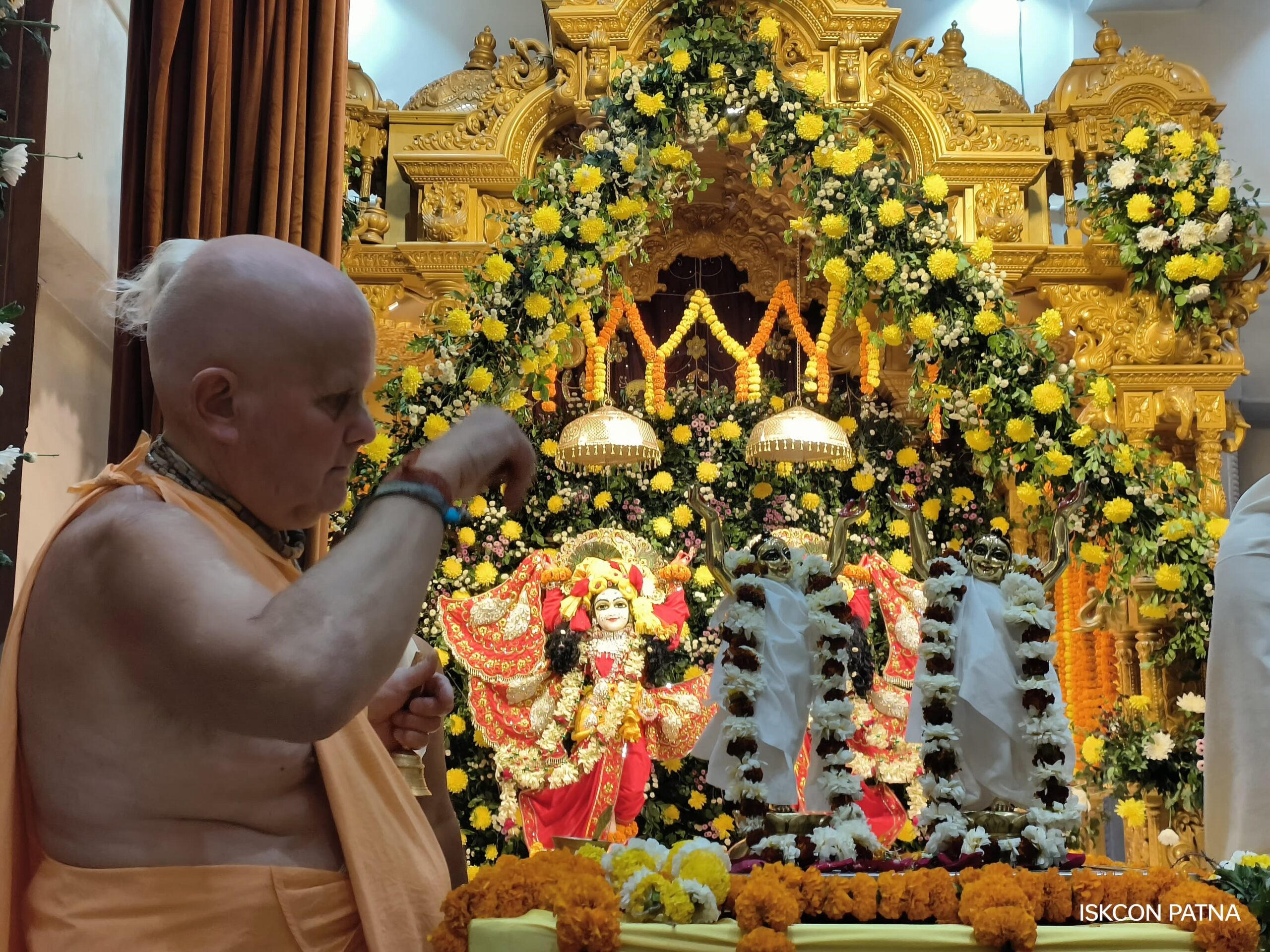 ISKCON Patna Celebrates Gaura Purnima With Floral Holi and Devotional Fervour