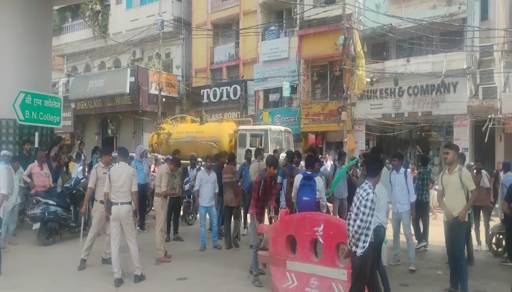 Violence Erupts at Patna University's BN College Hostel