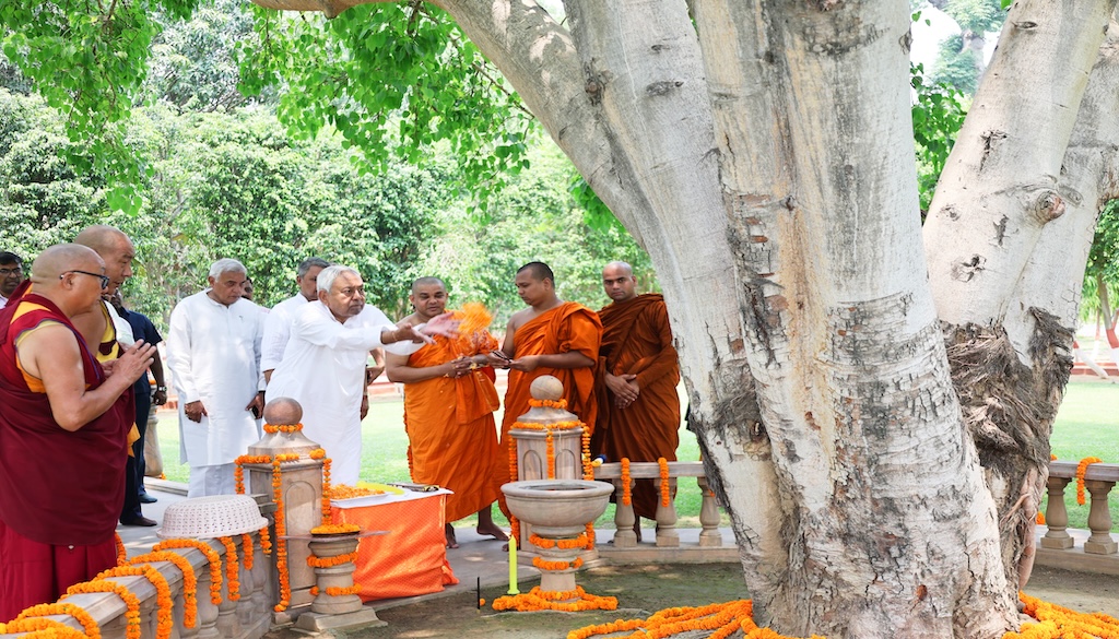 Bihar CM Nitish Kumar Marks Buddha Jayanti With Prayers for Peace and Prosperity