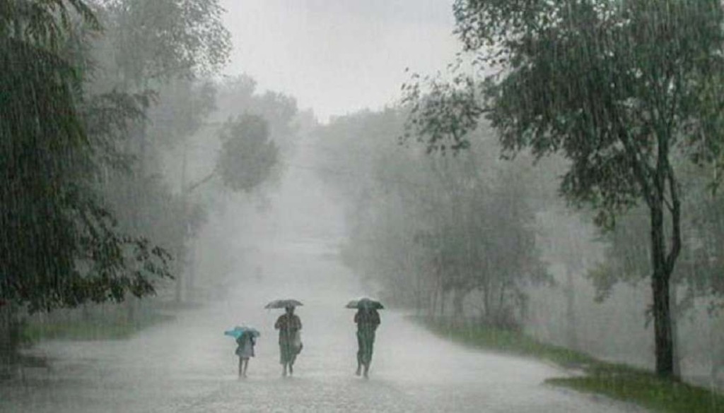 Nepal Rains Trigger Flash Floods in Kishanganj; Bihar Braces for Monsoon Amidst Soaring Temperatures