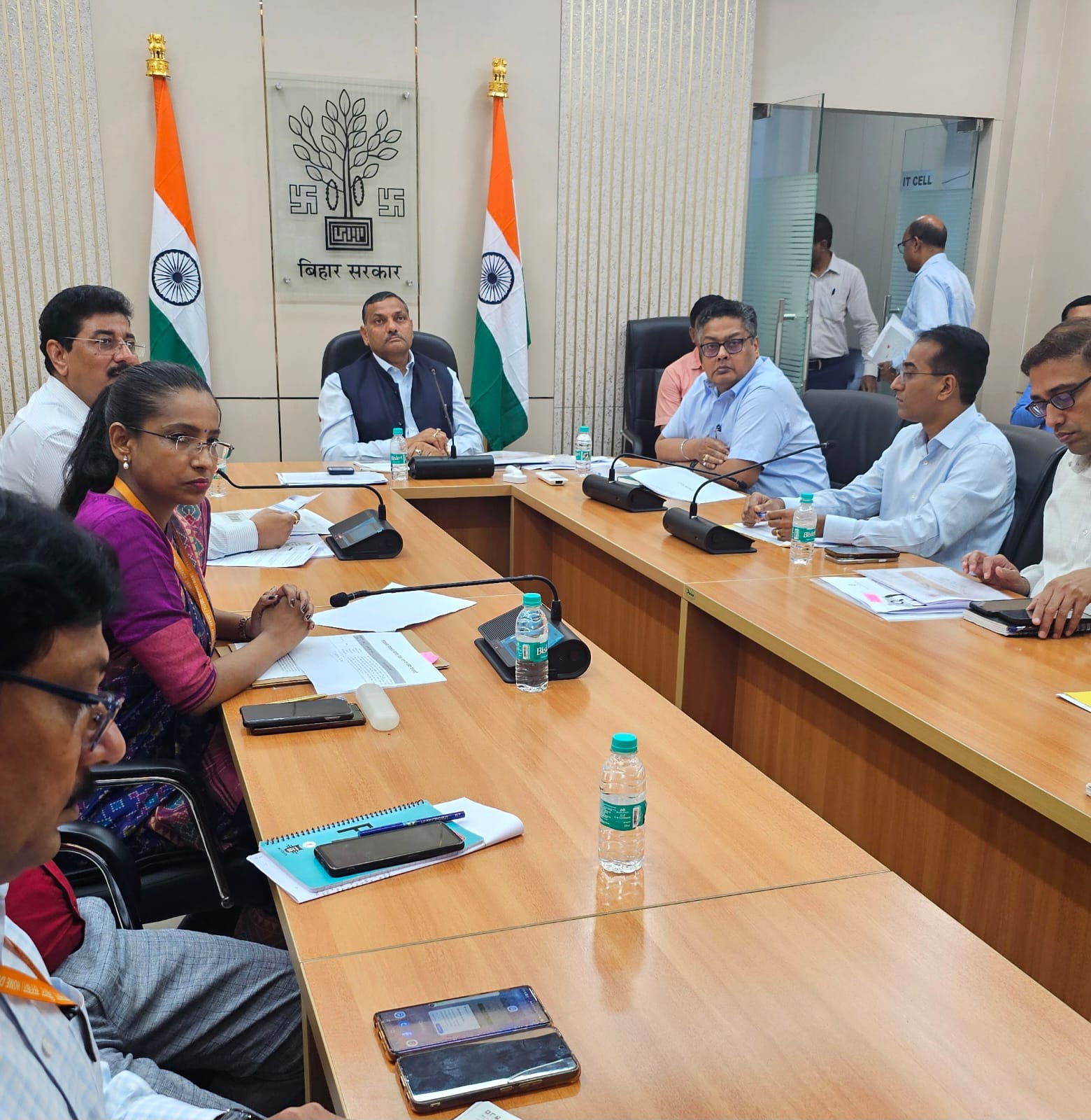 Chief Secretary Amrit Lal Meena Chairs Key Meeting on Bihar’s District Gazetteers and Water Atlas