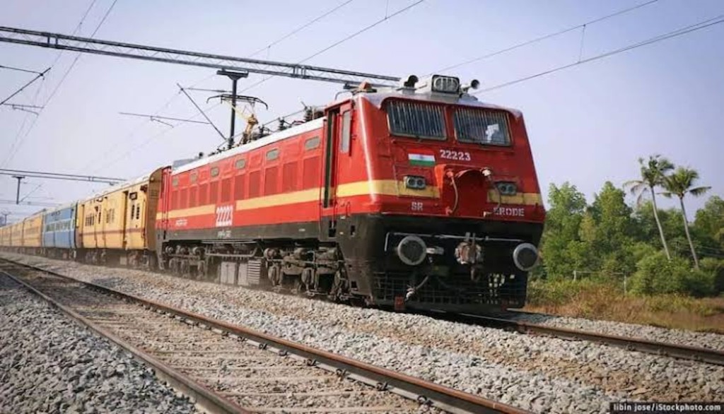 Woman Pushed from Moving Train in Bihar After Resisting Mobile Snatching