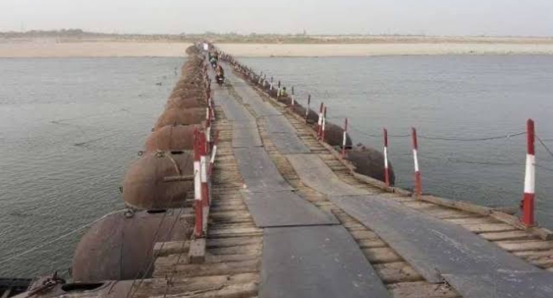 Rising Ganga Forces Closure of Ara-Ballia Pipa Bridge, Cutting Off Rural Connectivity