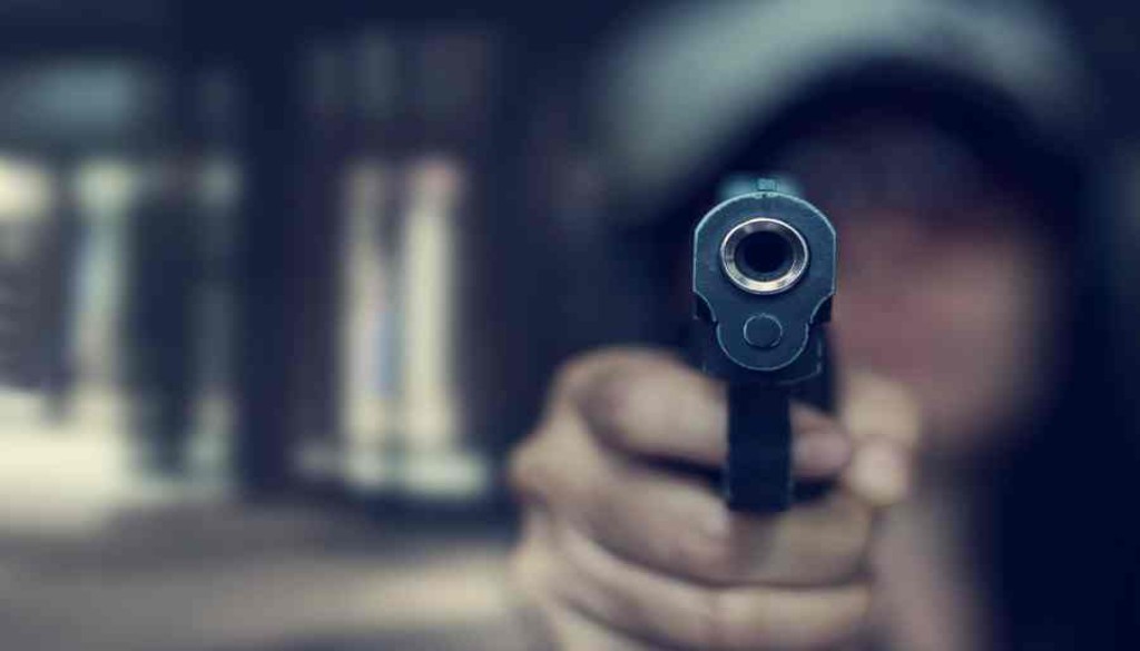 Muzaffarpur Man Shot, Wife Beaten in Suspected Caste-Based Family Dispute; Father and Brother Arrested