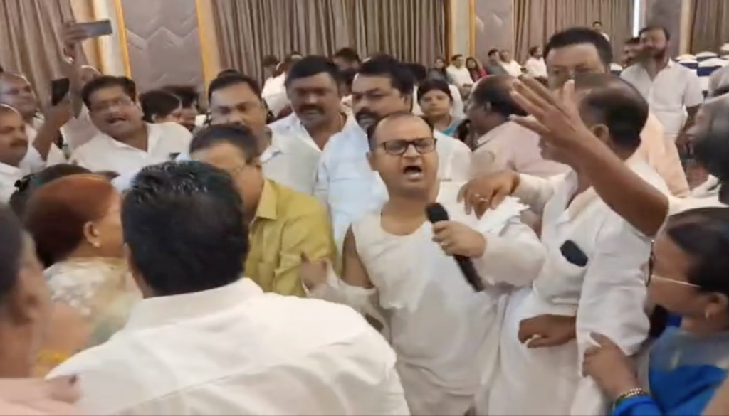 Brawl Erupts at Patna Municipal Corporation Meeting as Councillors Clash Over Controversial Proposal