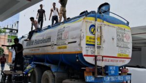 Bihar Police Intercept Oil Tanker Used to Smuggle Alcohol In ‘Pushpa-Style’ Operation