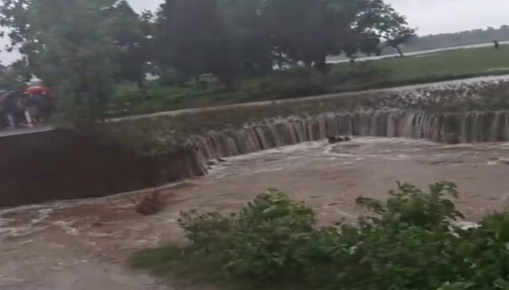 Torrential Rains Wreak Havoc in Bihar: Bridge Washed Away, Rail Services Disrupted in Gaya