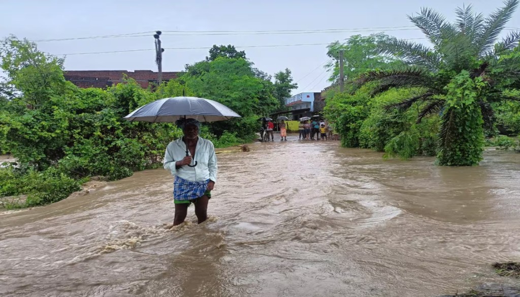 Torrential Rains Wreak Havoc in Bihar: Bridge Washed Away, Rail Services Disrupted in Gaya