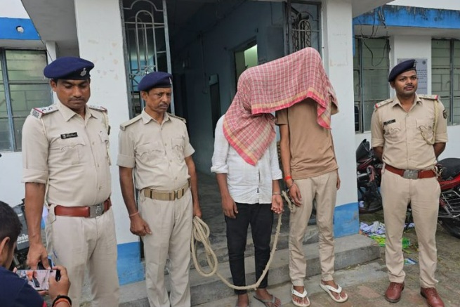 Two men caught in Katihar for using lawrence bishnoi name for extortion