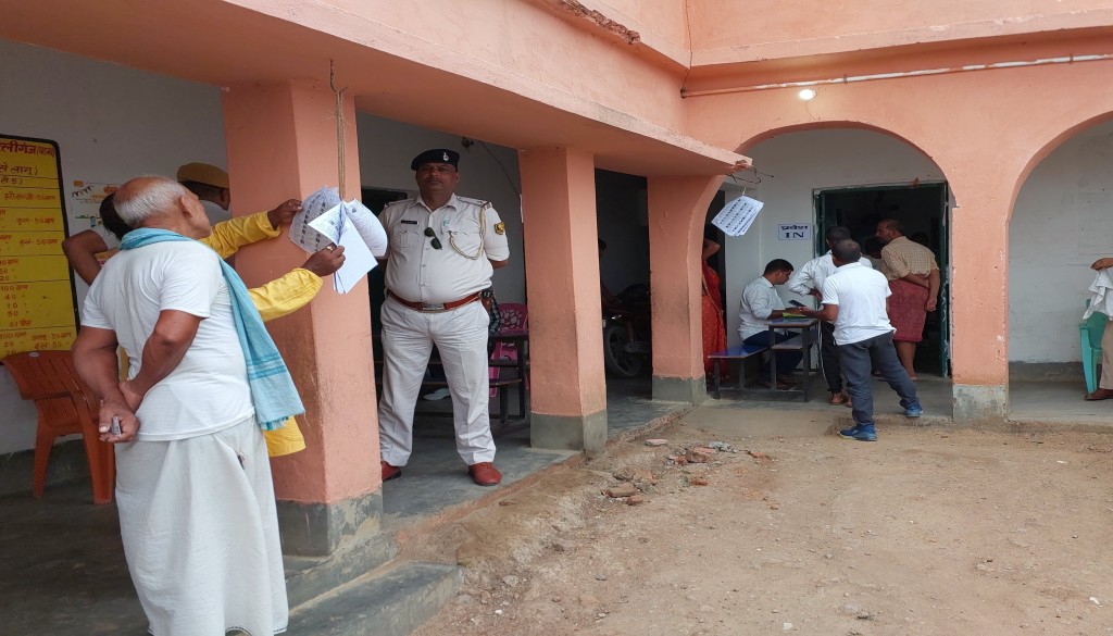 Voting Underway in Patna By-Elections Amid Boycott Over Road Infrastructure